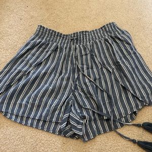 American eagle tie string shorts